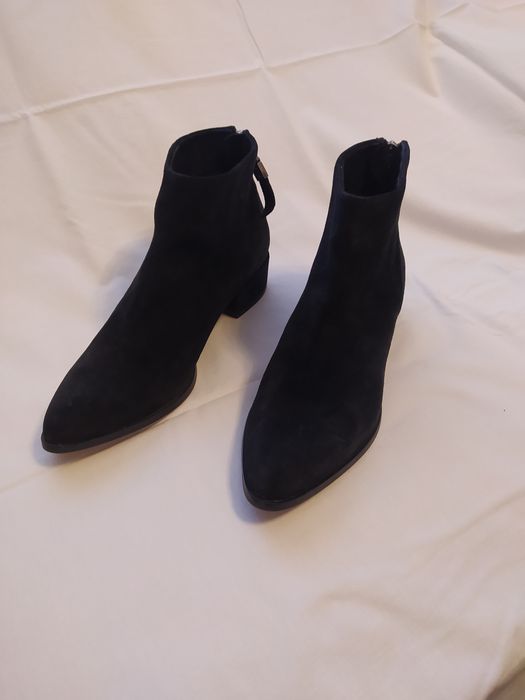 Замшевые женские ботинки 39 размер