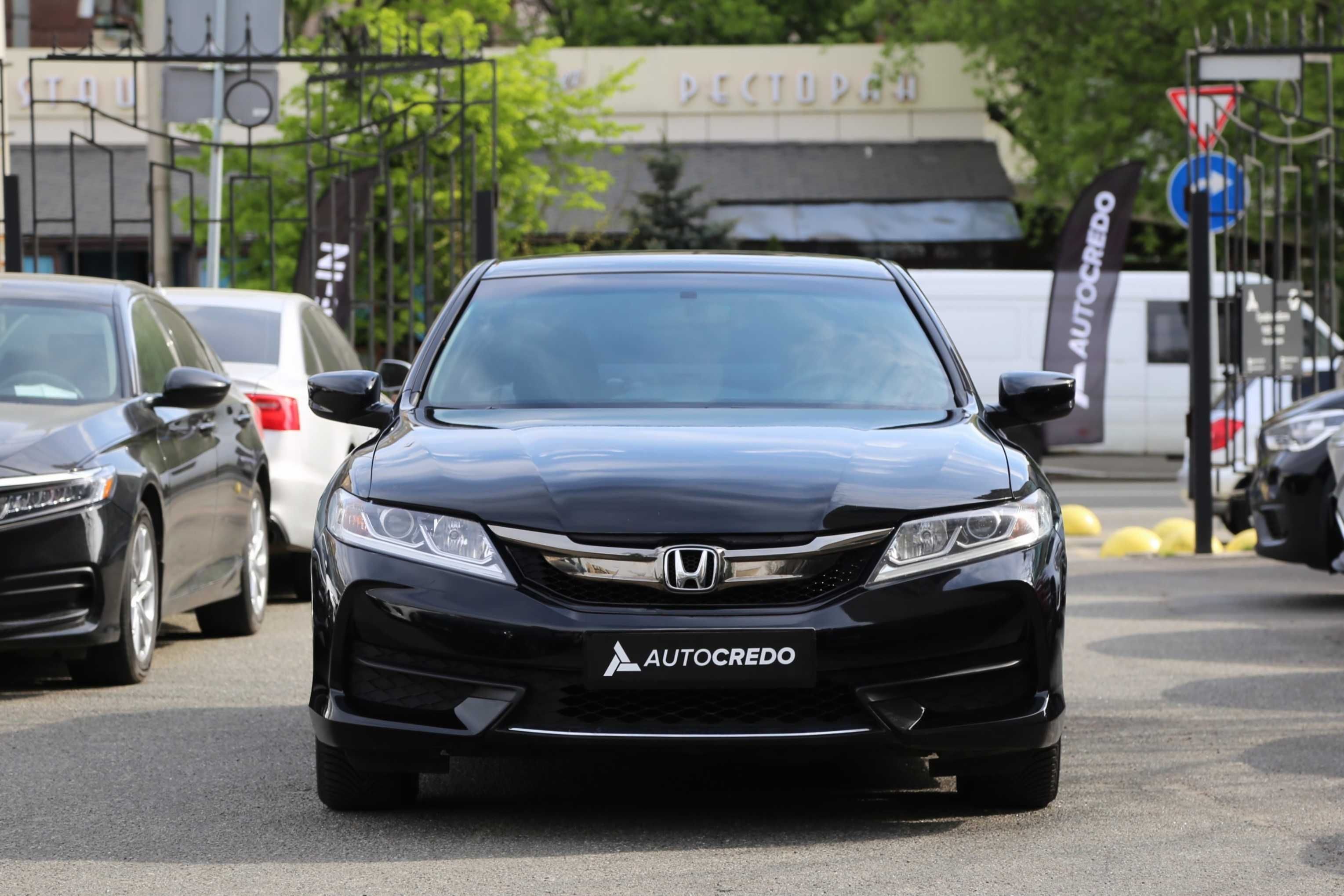 Honda Accord 2016 року.