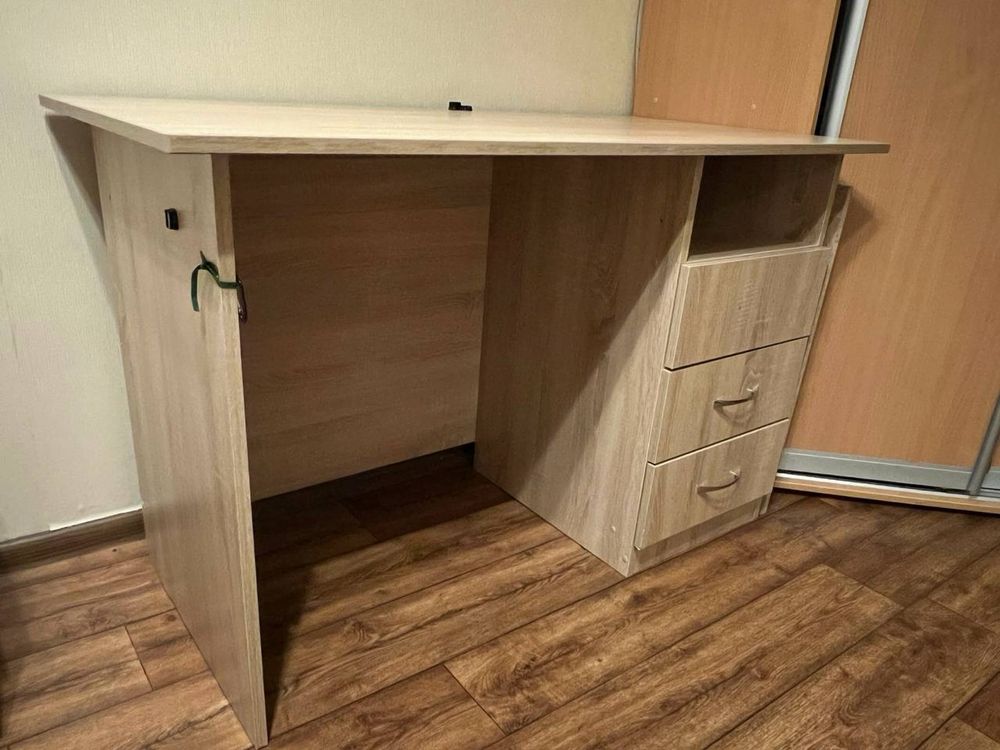 Продам деревянний стол