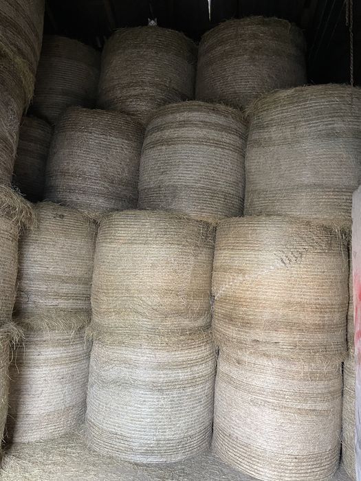 Siano z pod dachu, pierwszy pokos, baloty 140