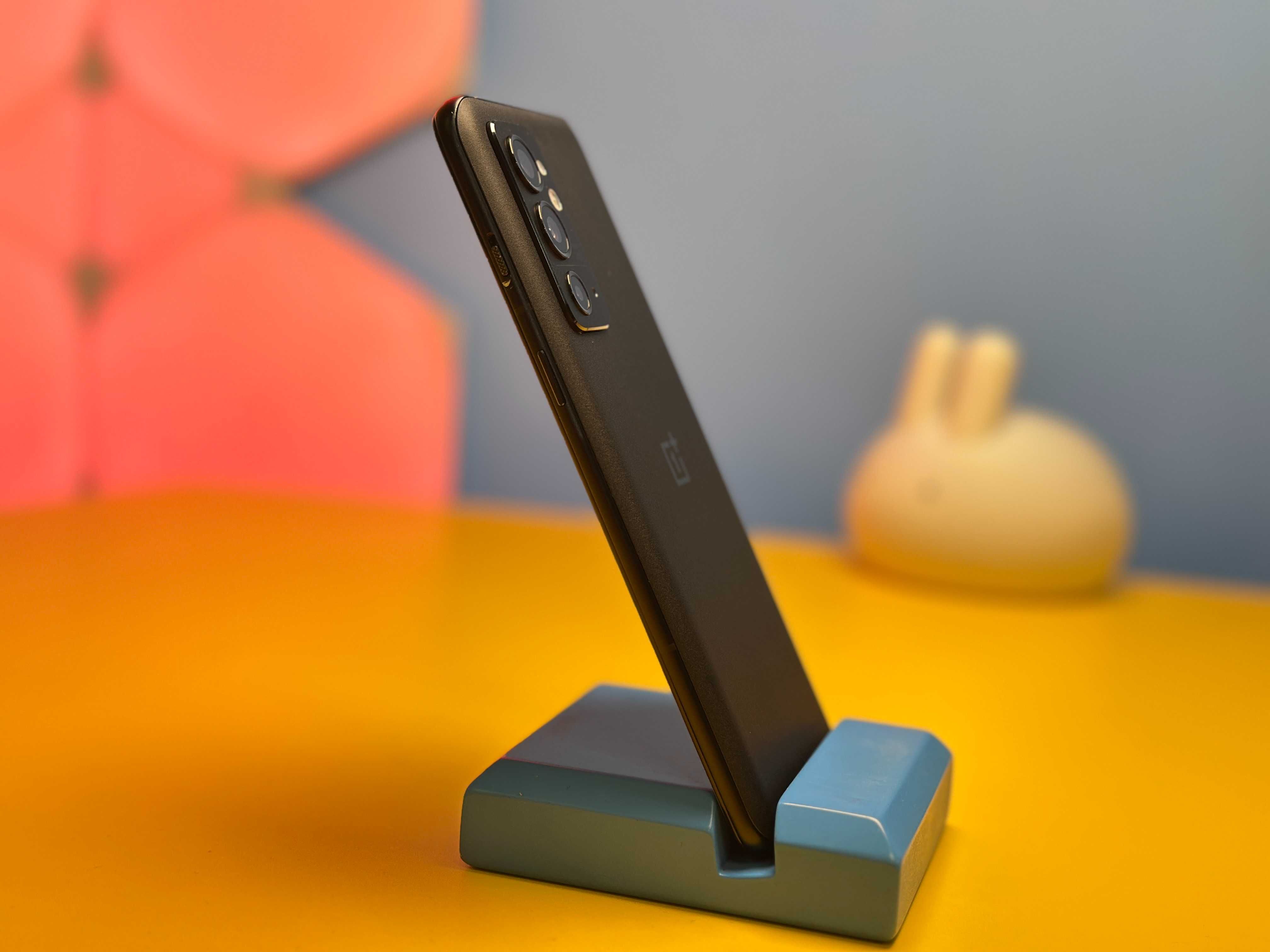 Смартфон OnePlus 9RT 8/256GB Black (134469) Б/У З ГАРАНТІЄЮ