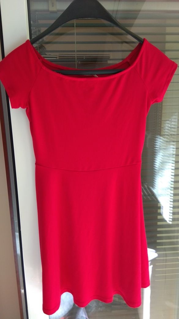Sukienka czerwona firmy Kimchi Blue S
