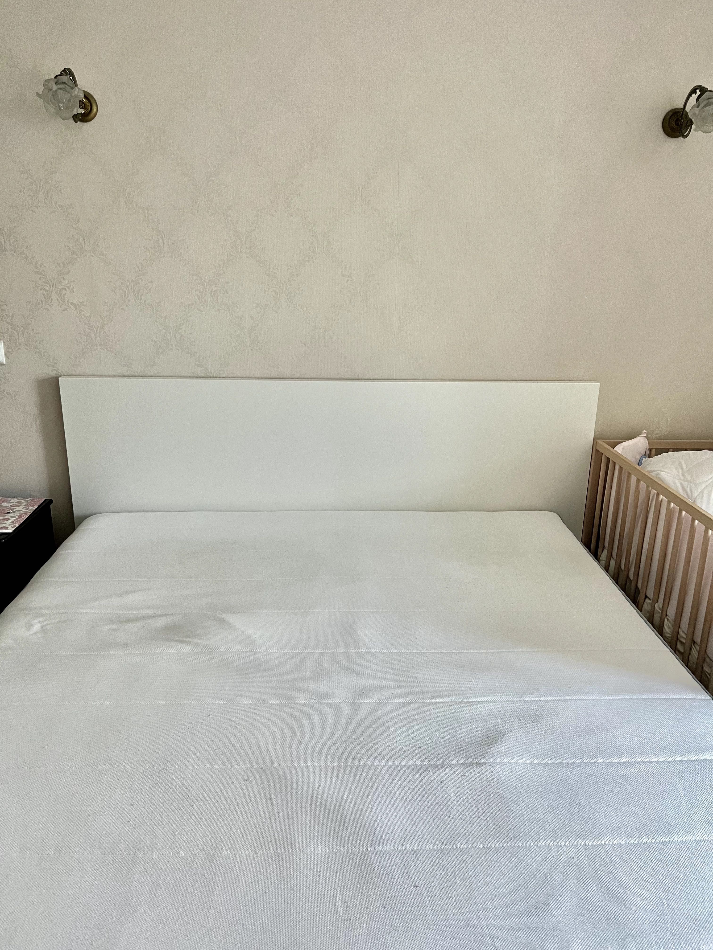 Nowe łóżko do sypialni ikea Malm 180x200 z materacem Używane 1 miesiąc