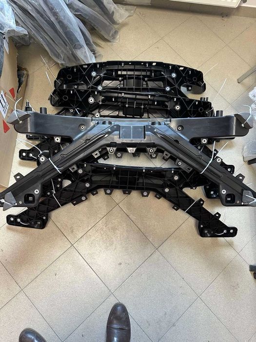 Панель радіаторів,телевізор Tesla M3/MY