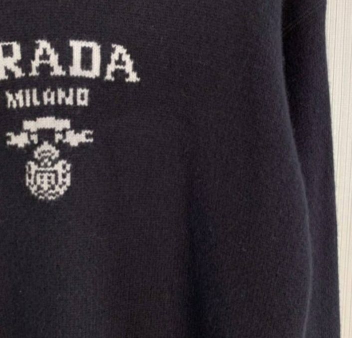 Свитер Prada Italy черный