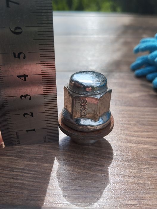 Гайки колісні toyota lexus 12 на 1,5