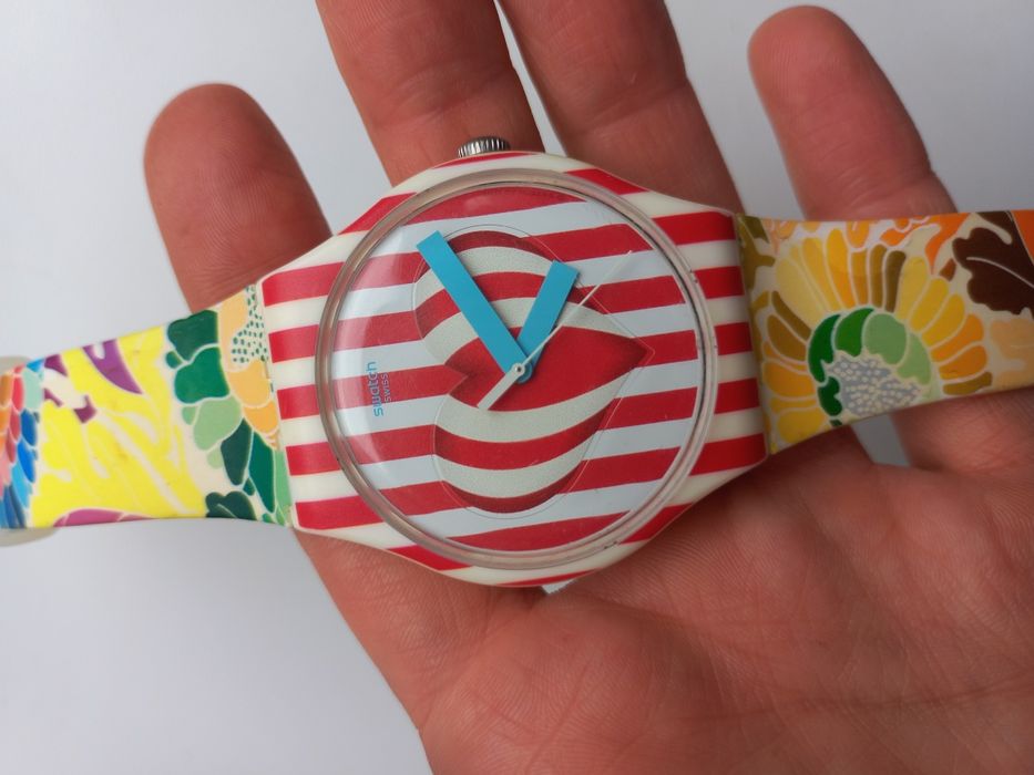 Оригінальний вінтажний  годинник swatch