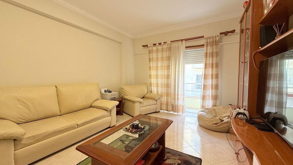 Apartamento T2 com Arrecadação, Casal do Marco - Fogueteiro