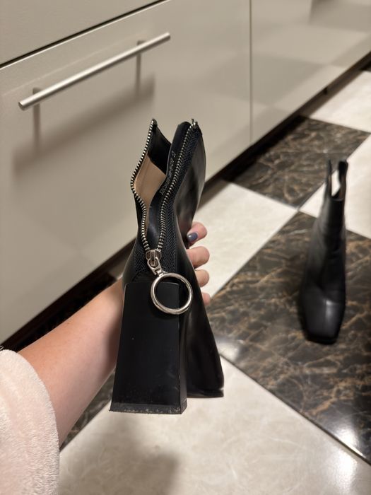 Чобітки на каблуку Le Berces осінні