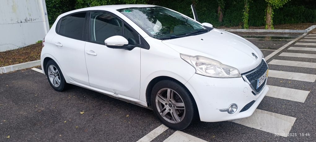 Peugeot 208 1.4 gasóleo 2015