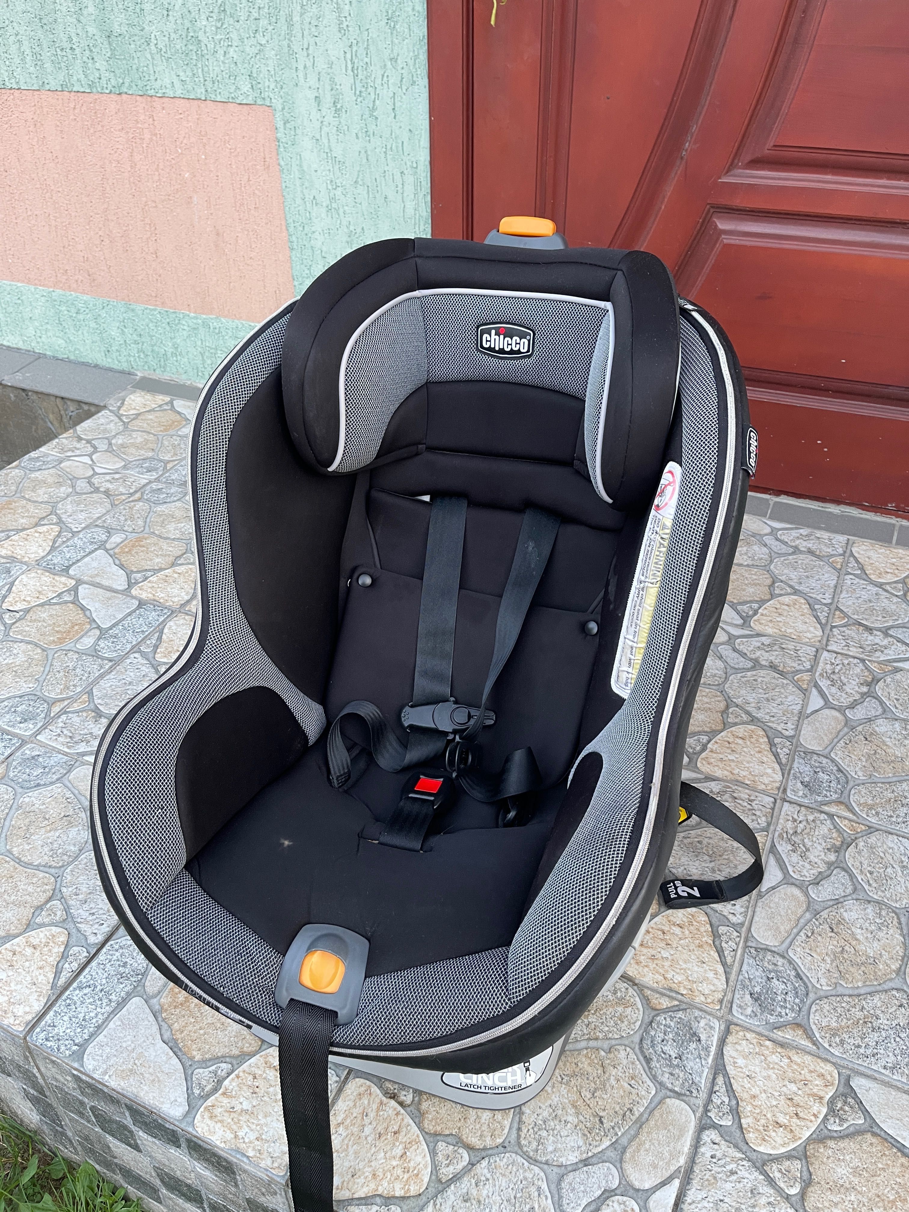 Автокрісло. Chicco NextFit Zip Max Air