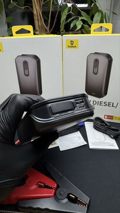 Мощное пусковое устройство Базеус 12000 mAh Jump Starter Baseus павер