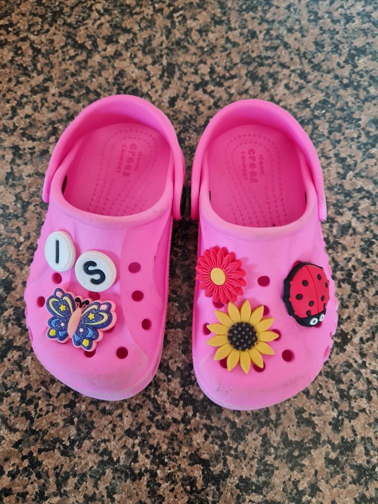 Crocs de menina 26