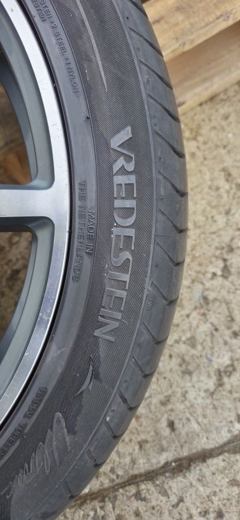 Felgi aluminiowe 18x8.5JJ 5x112 (Mercedes W212) + 2x opony letnie Vred
