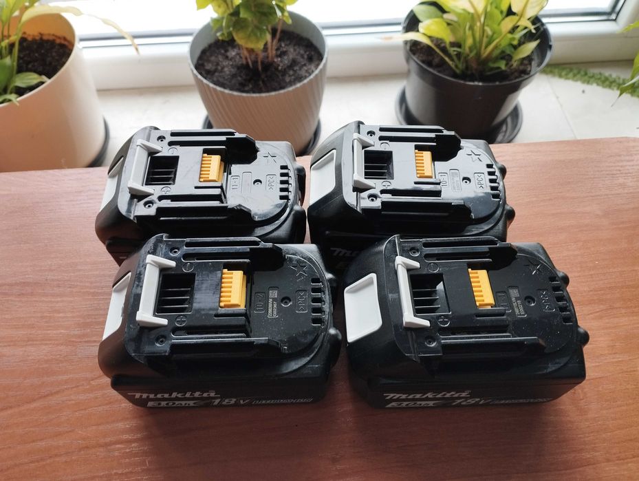 Zestaw 4 sztuk akumulatorów Makita 18V 3,0Ah