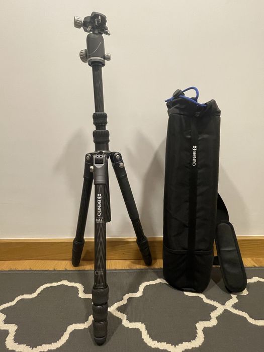 Tripé Benro (Carbono)