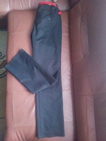 Spodnie czarne eleganckie z klasą dla wysokiej roz 42