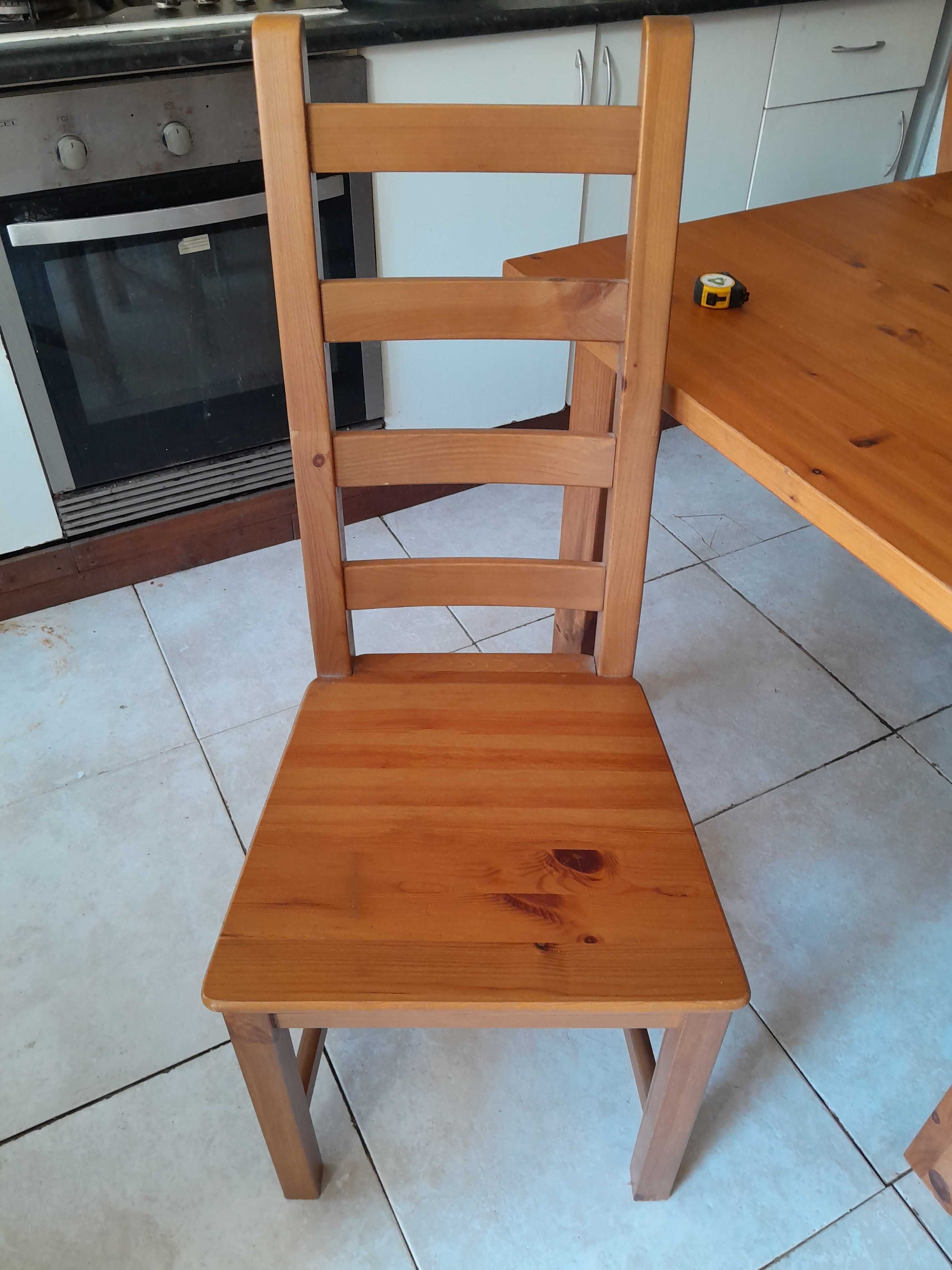 Mesa extensível ikea pinho mel e 4 cadeiras