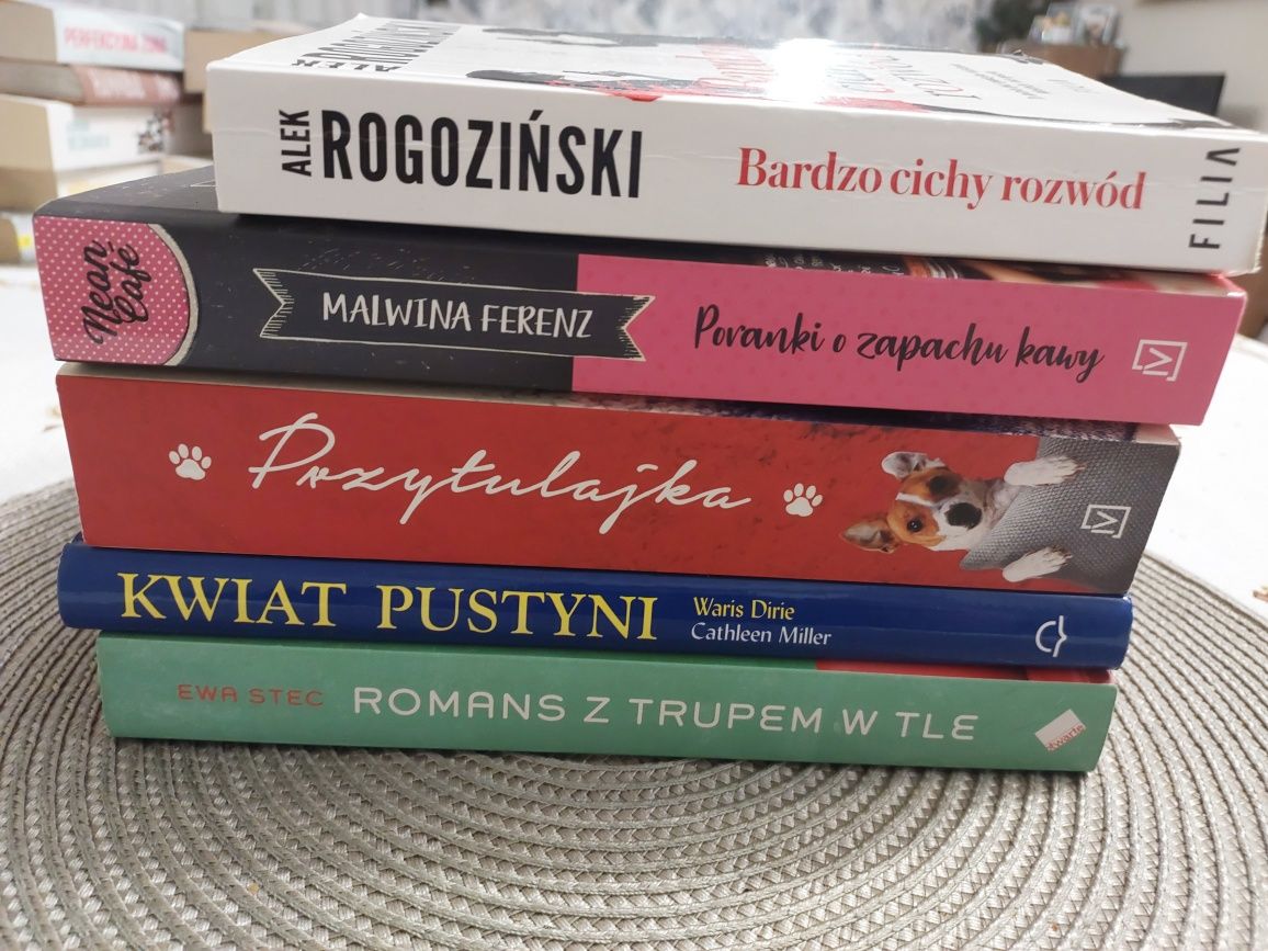 Zestaw 5 książek powieści, Rogoziński, Stec, Kwiat pustyni i inne