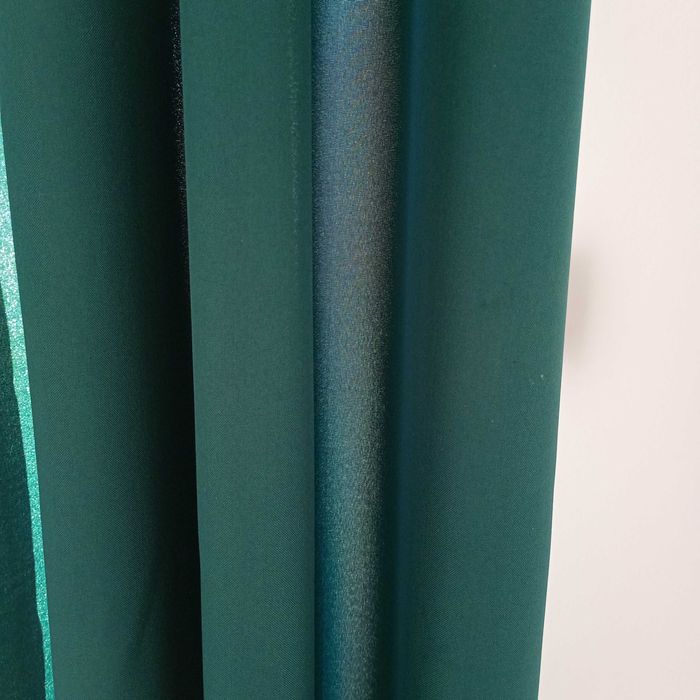 Zasłon 140*250, dwie lampki, poduszki zielone , narzuta