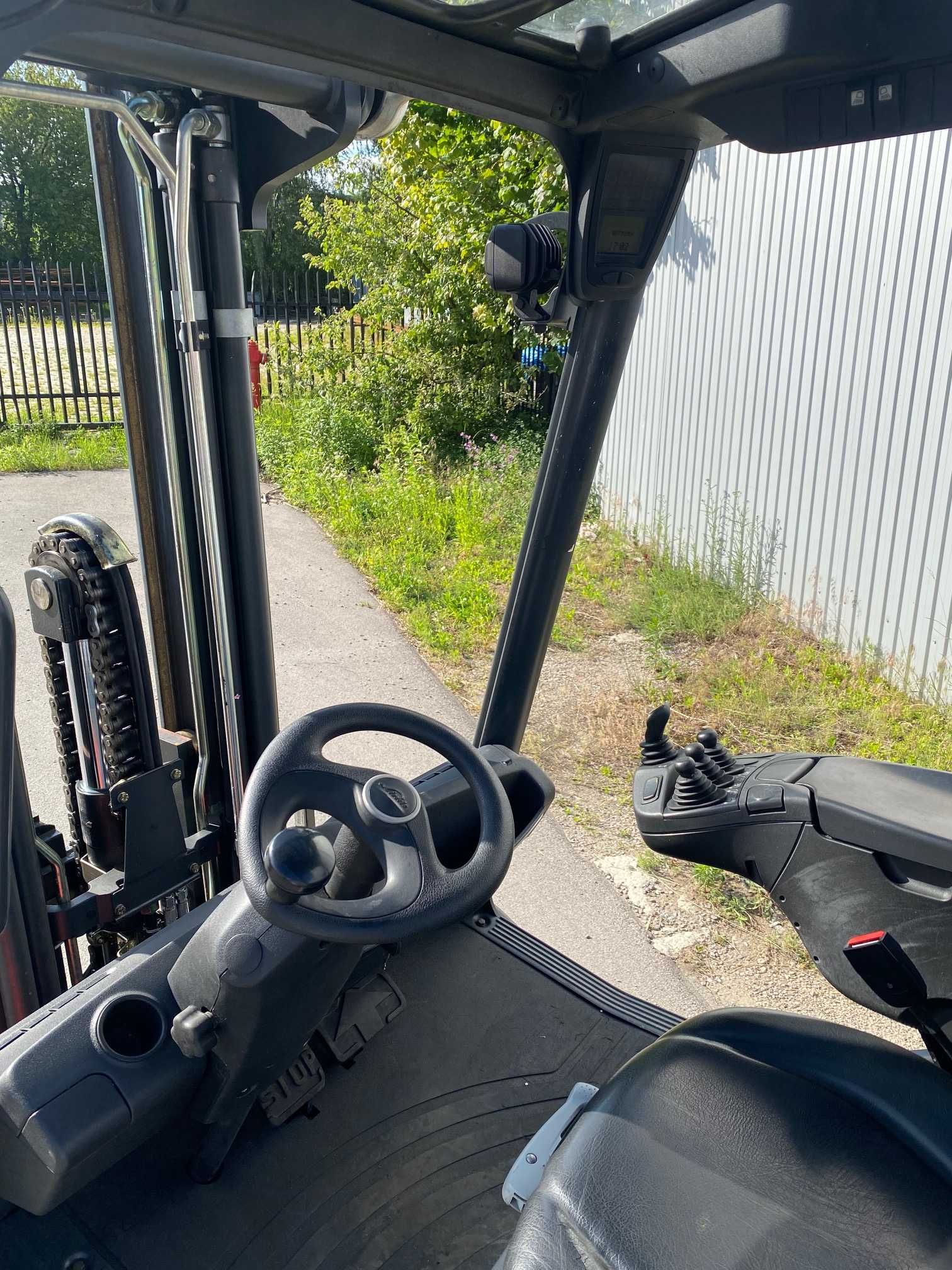 Wózek widłowy LINDE H25T, TRIPLEX, PRZESUW BOCZNY, 2017 rok