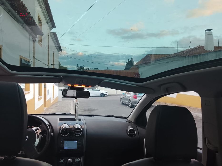 Vendo aceito retomas nissan qashqai +2 7lugares ano 2010