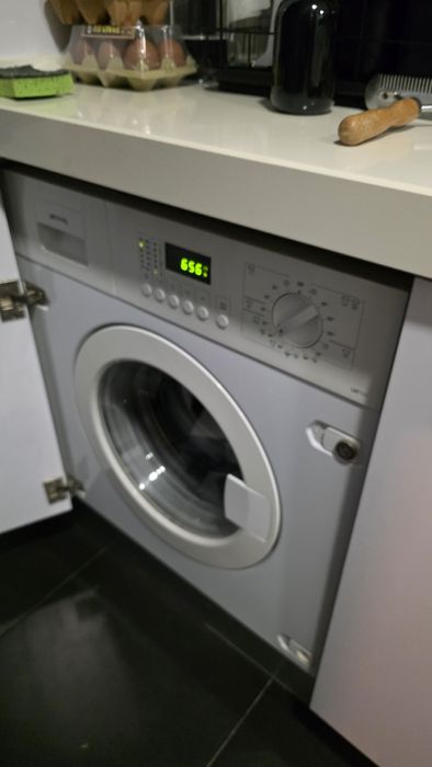 Vendo máquina de lavar roupa de encastre SMEG LST107