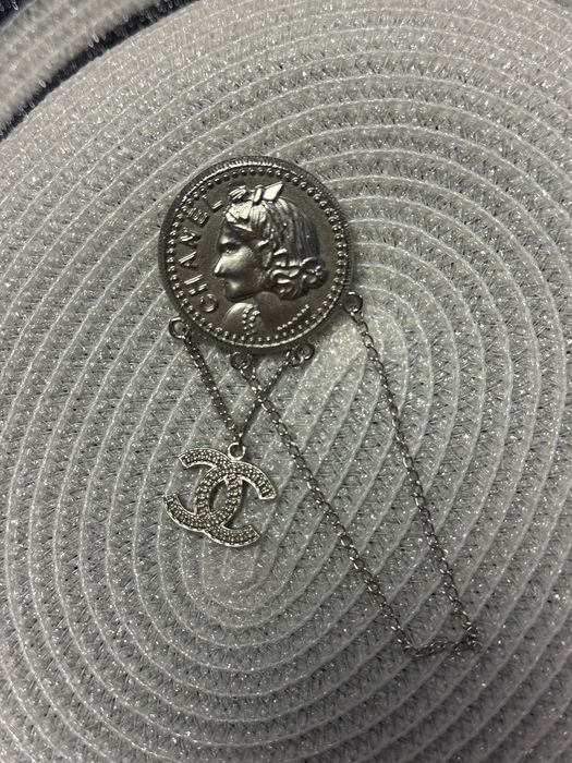 Брошка Chanel монета оригінал!!!