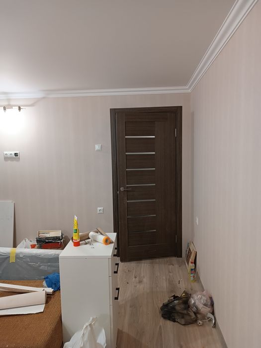 Монтаж встановлення міжкімнатних дверей врізка  замків демонтаж