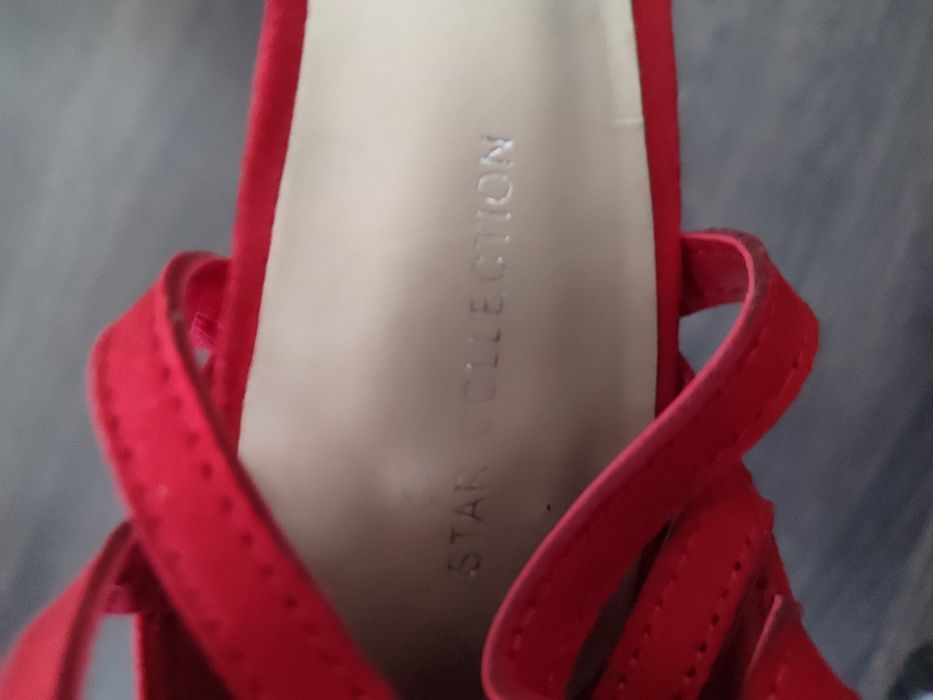 Босоніжки вживані жіночі