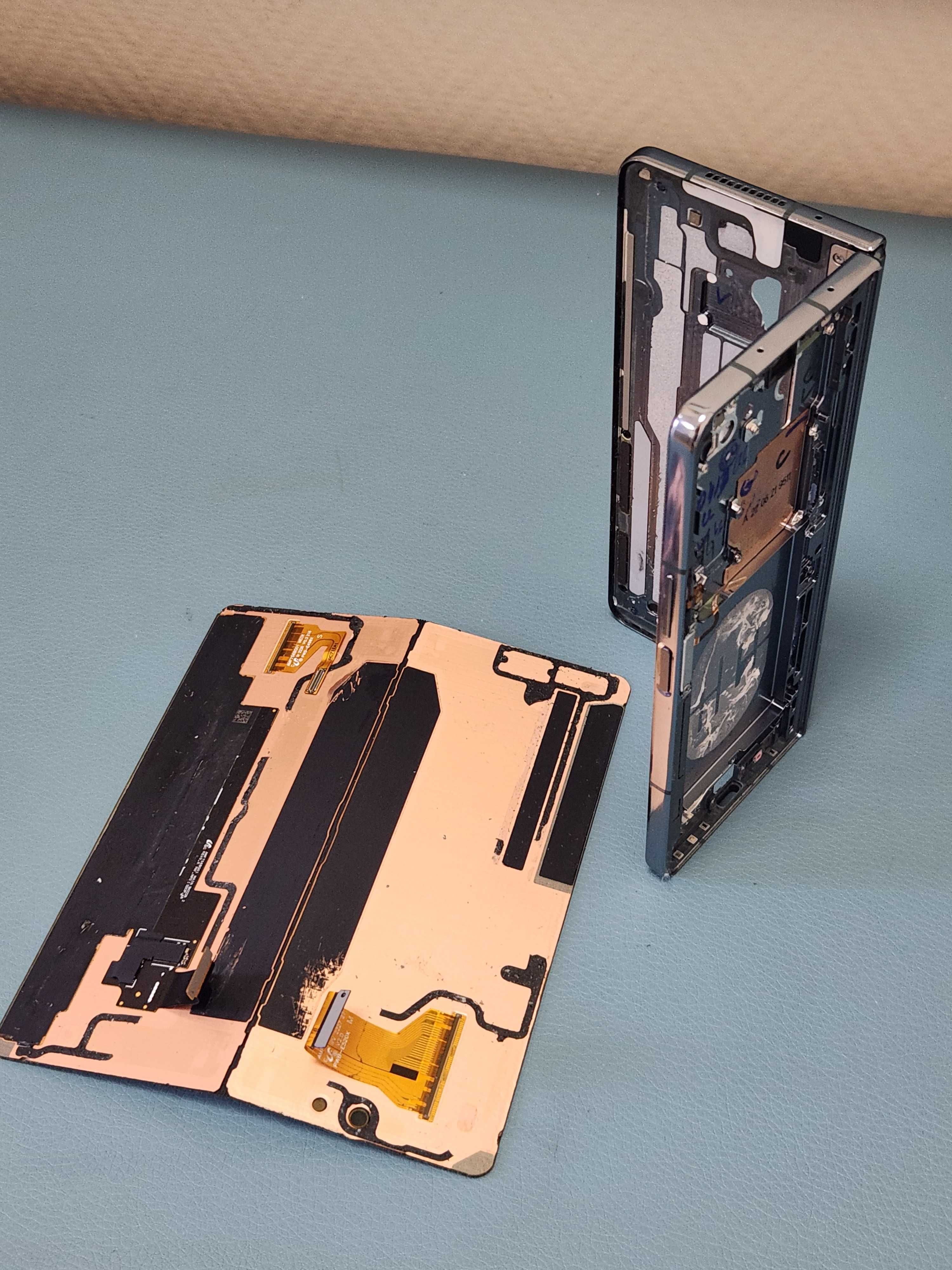 Ремонт дисплеїв механізмів Fold 3 f926, Fold 4 f936, Flip 4 f946 fold5