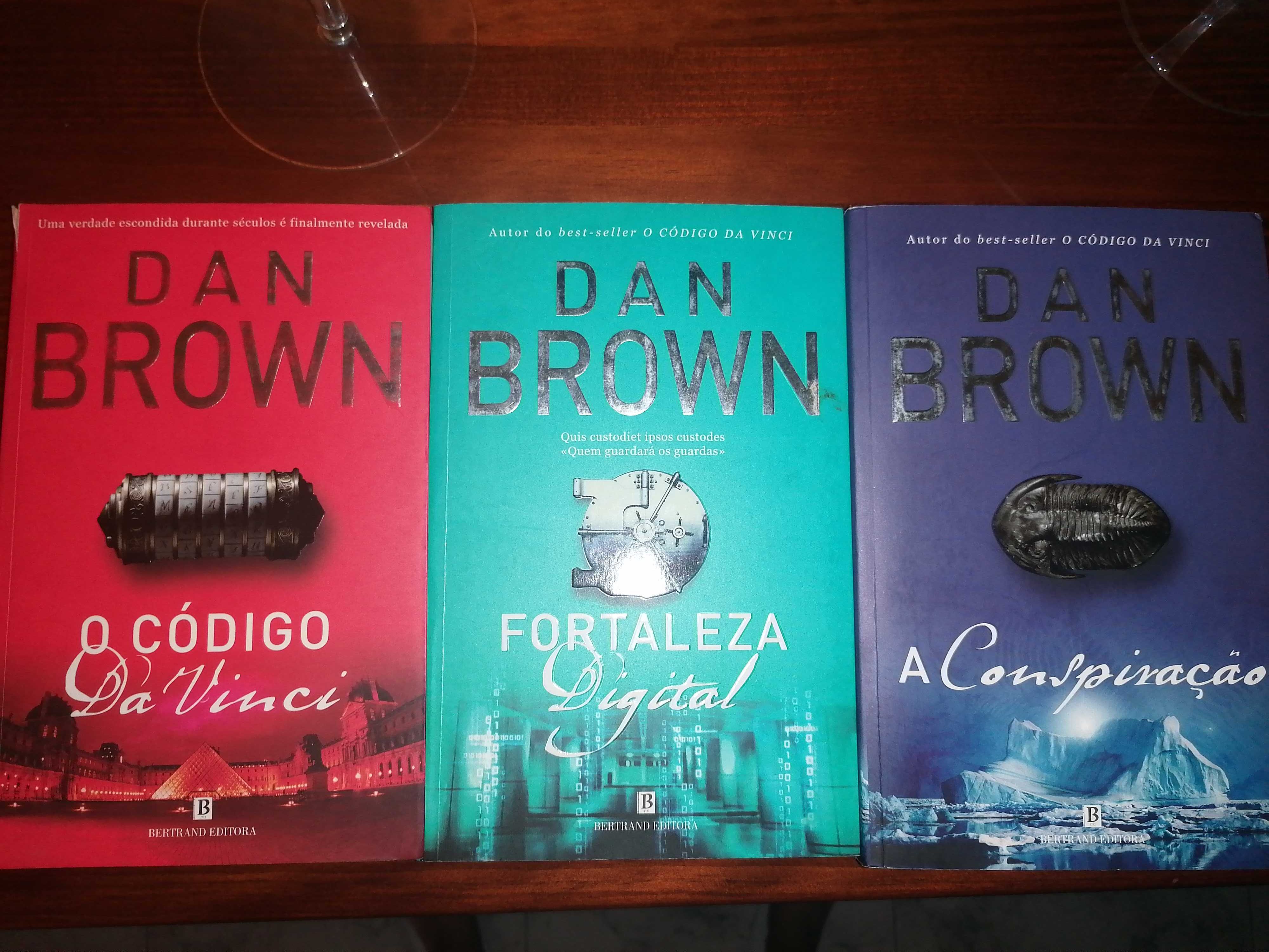 Livros Dan Brown já com portes