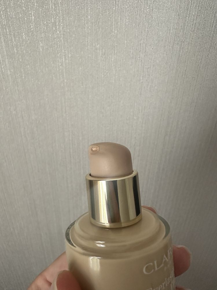 Стійкий тональний крем Clarins Everlasting Youth Fluid 105N