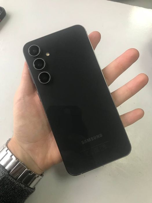 Продам Самсунг с23 фе Samsung s23 fe 8/128