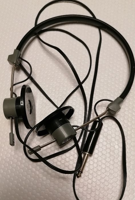 Auscultador AKG - K10