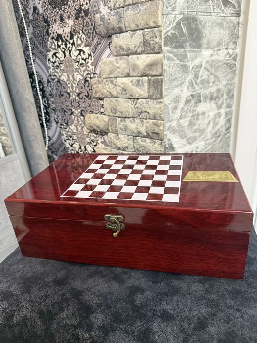 Шахи, шахмати / набір подарунковий для вина / подарунок / винний набір