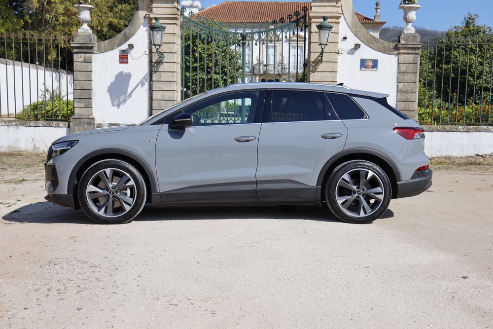 Audi Q4 e-tron 40 S line — 204 cv — Autonomia 515 km