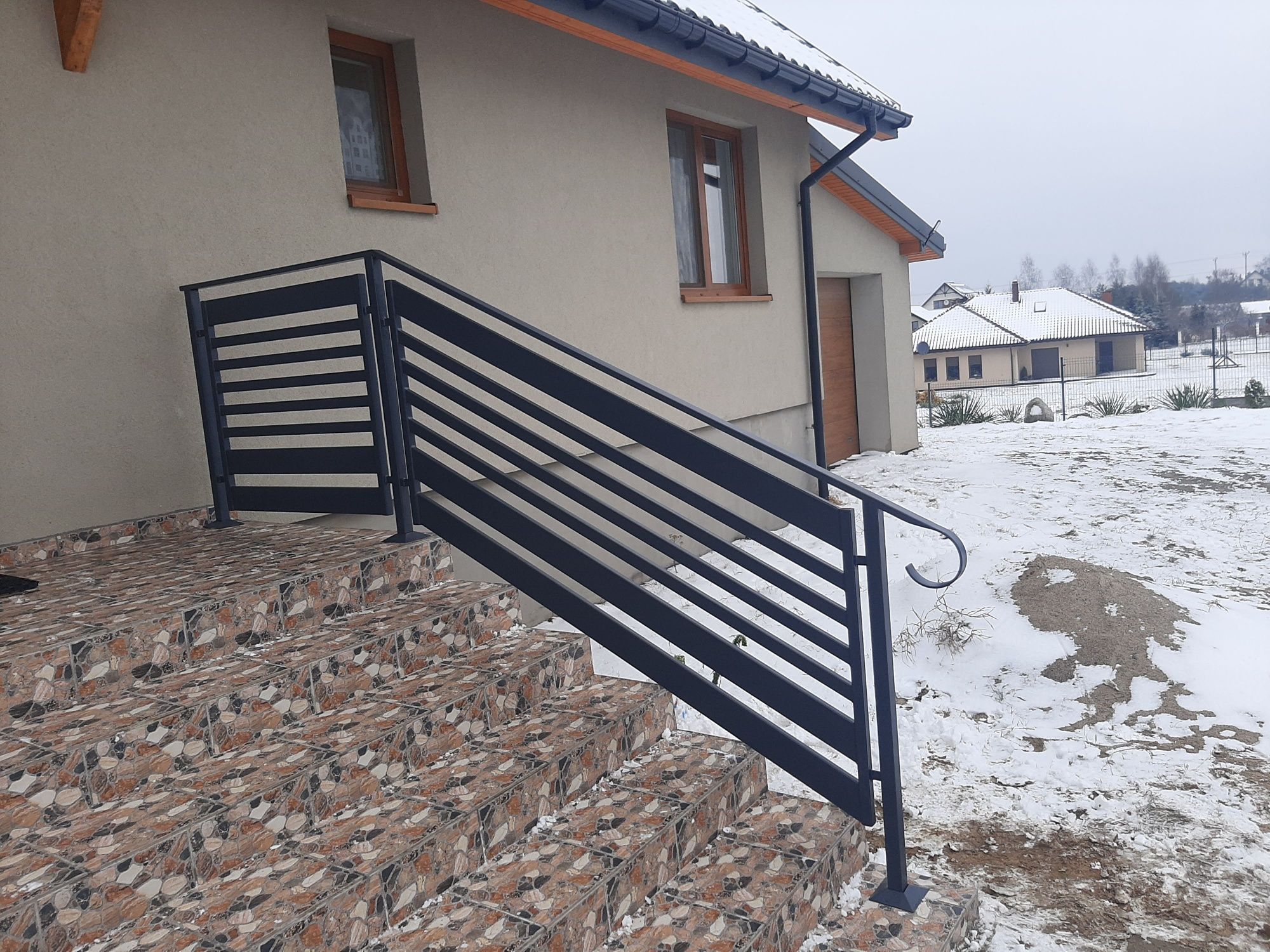 Bramy ogrodzenia balustrady