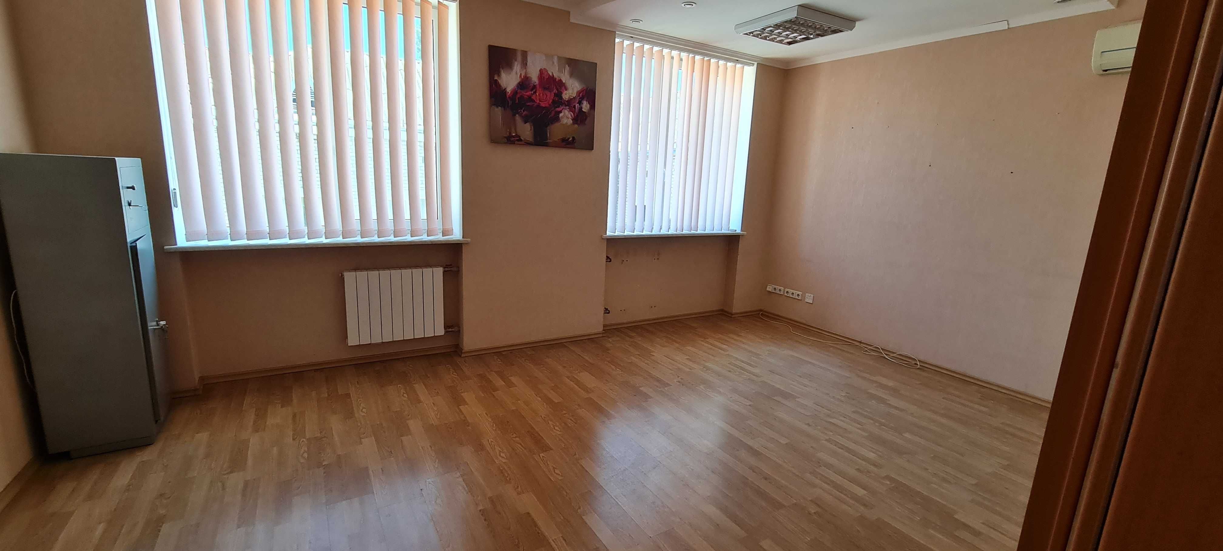 Оренда офісу. 306 кв.м. вул. Декабристів.
