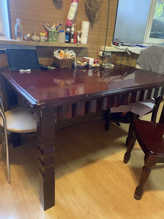 Стіл деревяний і 4 стільця