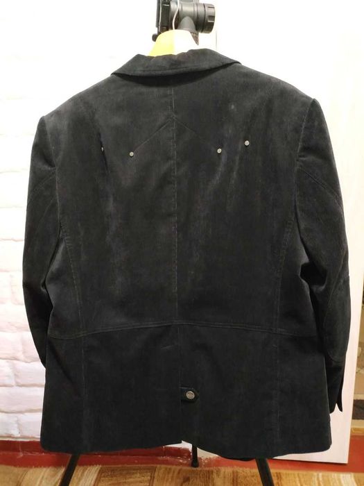 Черный вельветовый пиджак на молодого человека, большой размер.