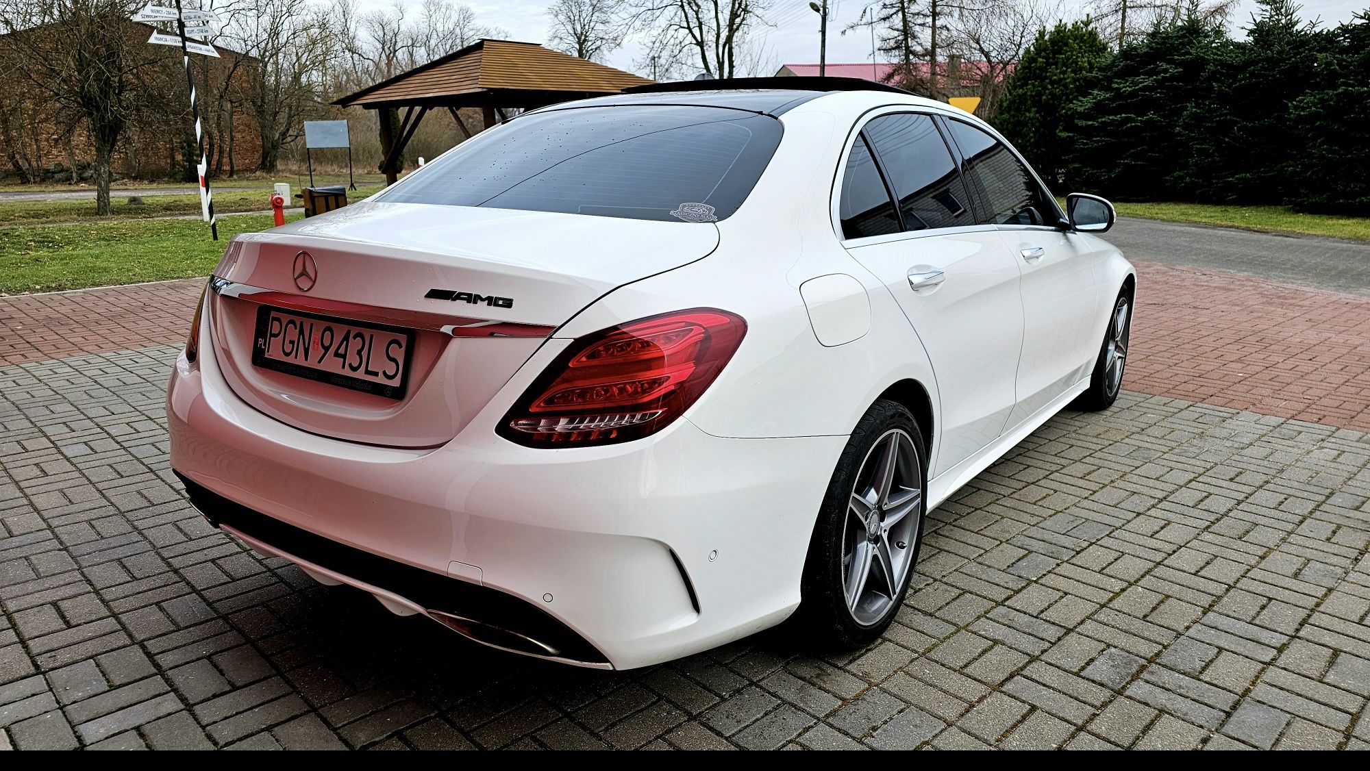 Zamiana Mercedes C Class PakietAMGLedyPanoramaAsystentyNaviDVDSkory!