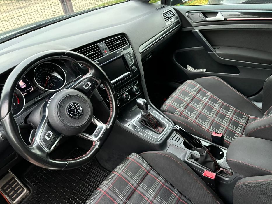 Volkswagen Golf VW Golf VII GTI 210km DSG