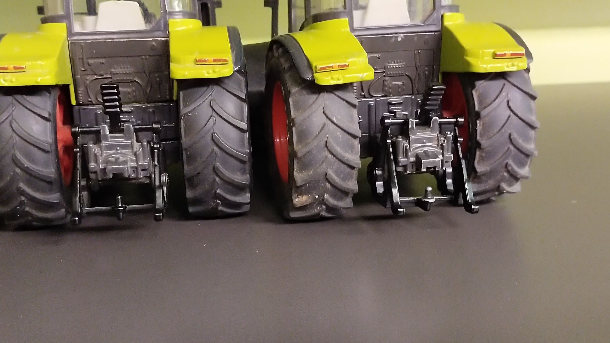 Siku traktor Claas 1:32