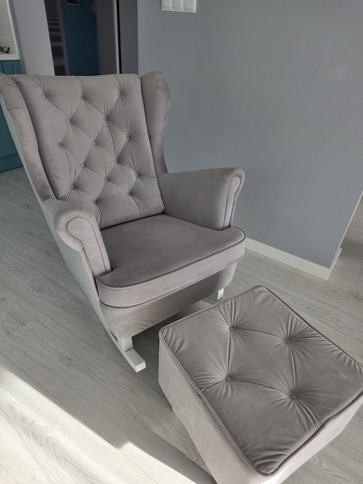 Fotel bujany uszak z podnóżkiem szary  j. Nowy