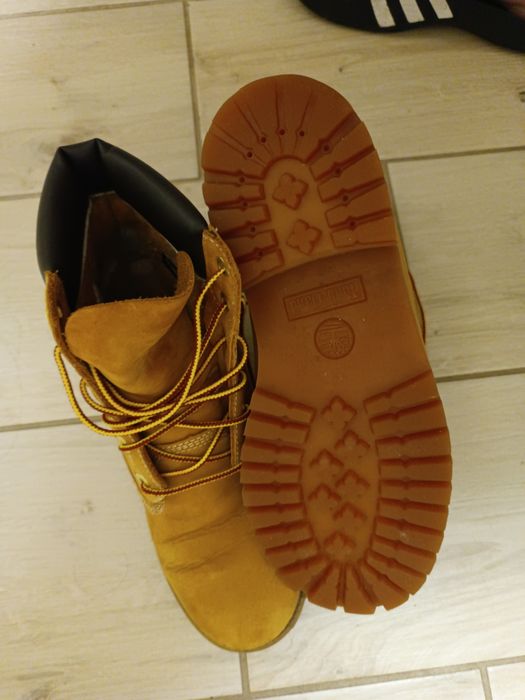 Продам взуття Timberland