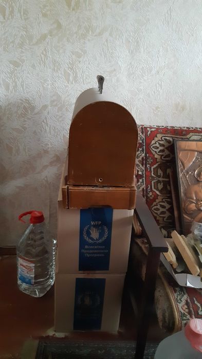 Ручная швейная машинка подолка