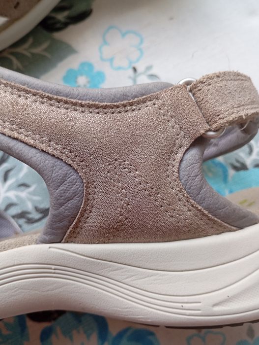 Босоніжки Clarks р. 39-39.5 (26.0 см)