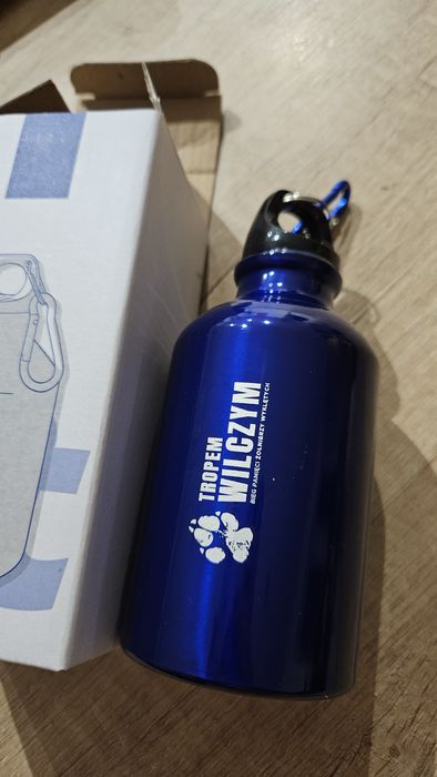 Aluminiowa butelka na wodę z zakrętką i karabińczykiem, 330 ml tropem