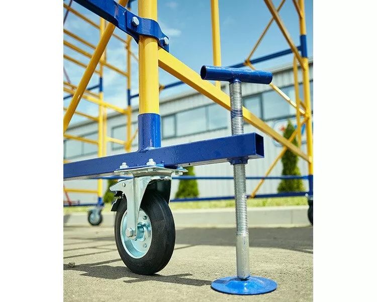 Оренда. Вишка тура 1.7х0.8 та 1.2х2.0м на колесах з домкратами
